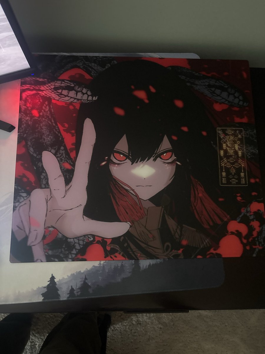 JakeKacz's tweet photo. Mousepad so good I bought it twice https://t.co/3c3MG7edNF