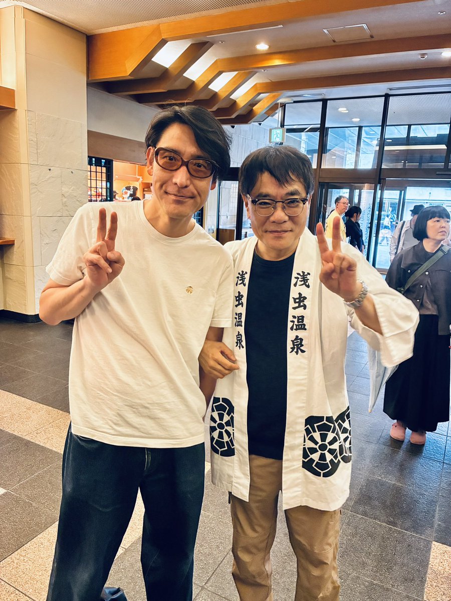 NazChris_dj's tweet photo. あさ虫温泉フェス🔥
今朝の悪天で大変な午前中から、
会場時間には晴天に！！！！
せいこうさん＆浅虫温泉チームによる最高の盛り上げで幕開け🎉東京からも完さん、ホフ、ステカク、birdさんが到着し前乗りチームとも合流でーす😭✌️
#むしフェス https://t.co/oxQYLMTPEt