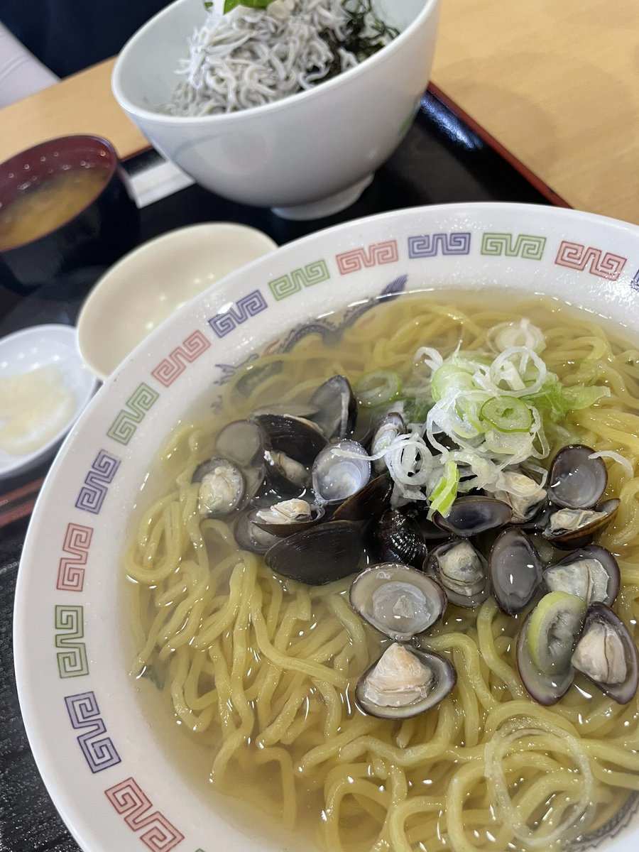 takyubou's tweet photo. あたしメr...メリーさん

いま

鹿島灘海浜公園にいるの

ここのしじみラーメンはとてもオヌヌメなのよ
麺　　　普通
しじみ　でっかえっろ
スープ　綺麗最高雑味なし芸術品

はぁ
食べてばっかり

最高 https://t.co/GYT6AfuWCa