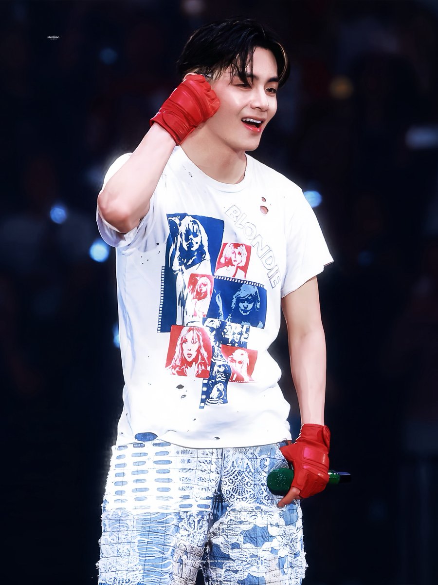starlinethv's tweet photo. 260528 Vegas✨

너는 내가 웃는 이유야 🩷

#뷔 #태형 #TAEHYUNG 
#방탄소년단 #BTS @BTS_twt https://t.co/HfFIXGwkZQ