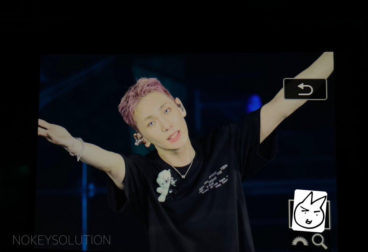NOKEYSOLUTION's tweet photo. 260529 SWC8 🩵히히힣
#샤이니 #키 #기범 https://t.co/k7oVXgEL5w