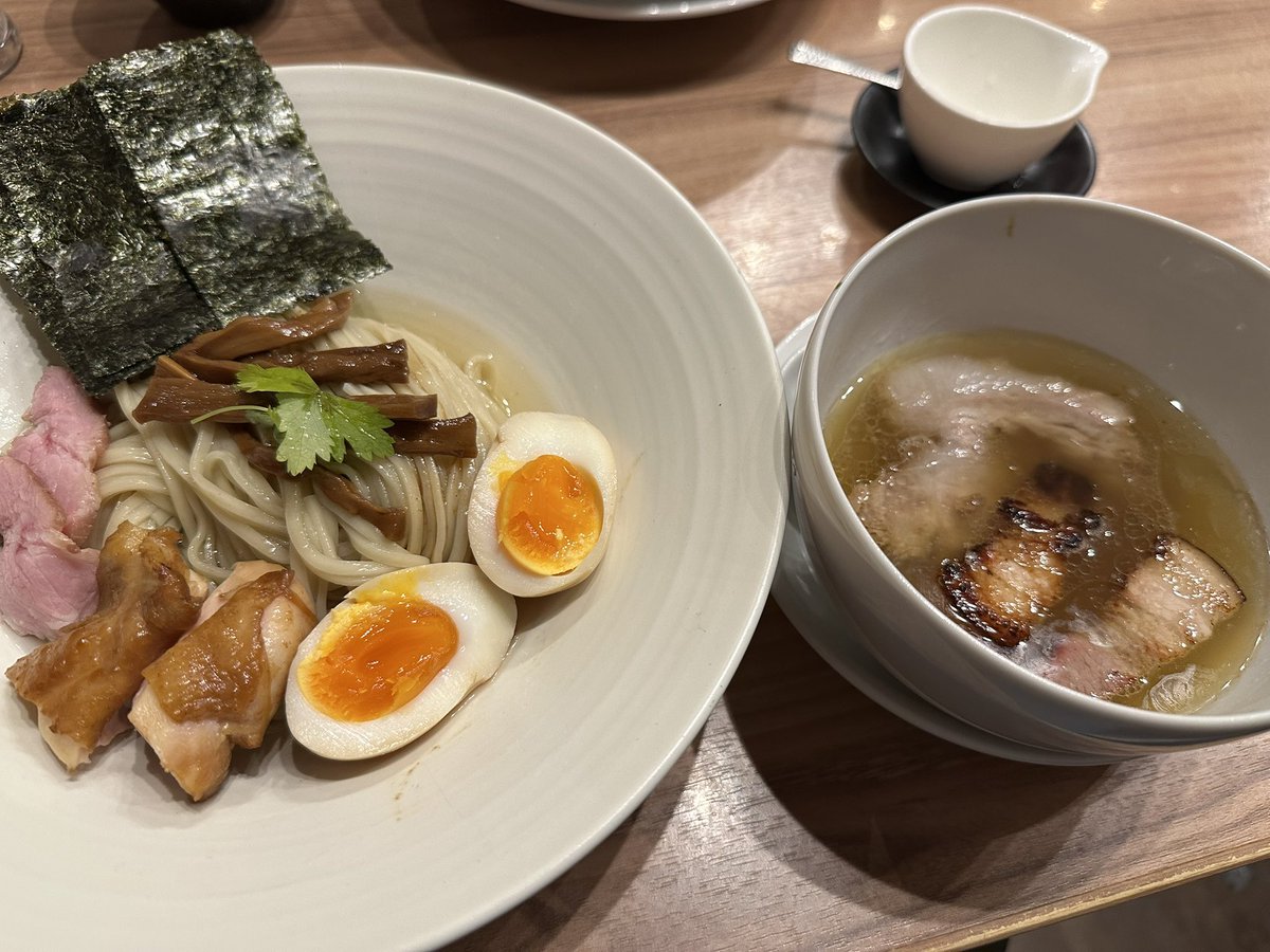 cma_j's tweet photo. 麺処 ほん田 秋葉原本店@東京都千代田区
○特製塩つけ麺

本日２杯目！！
鶏チ���ーシューが美味
つるつる昆布水も完璧👌 https://t.co/wbDpxC6lkl
