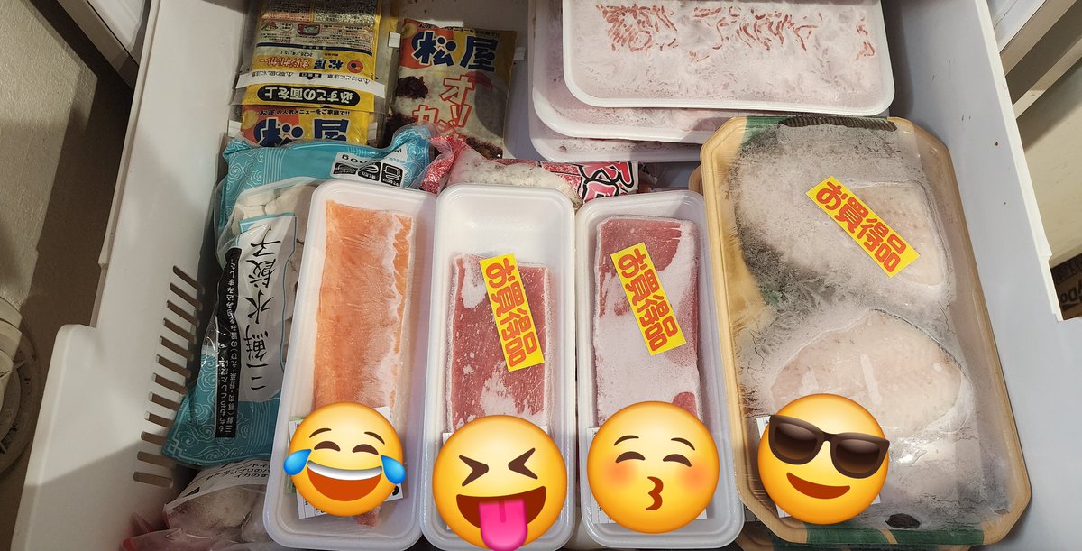 normal_risa's tweet photo. 我が家の冷蔵庫事情

業スーで10日～2週間分買う

高校生になった息子は毎日自分でお弁当作っててえらい👏 https://t.co/Yr8sxgirBU