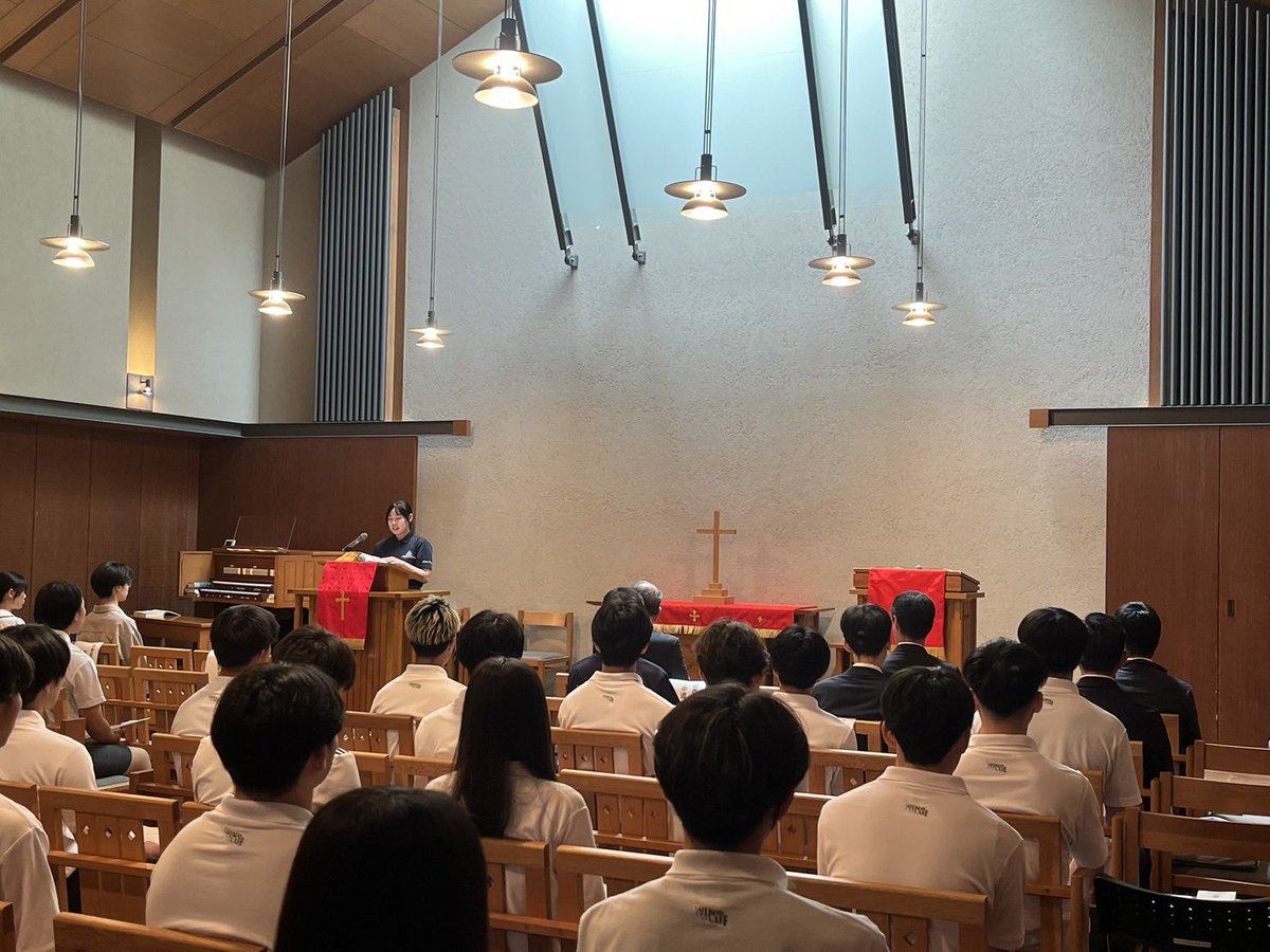 KGhonbu's tweet photo. 【第49回総合関関戦合同礼拝】
開催日程：5月26日（火）
場所：関西学院会館ベーツチャペル
参加者：来賓6名、体育会各部幹部約35名、体育会学生本部員15名

総合関関戦開催に先立ち、礼拝を通して「Mastery for Service」を浸透させ、体育会の士気を高めることを目的に合同礼拝を開催いたしました。 https://t.co/QvNlZGlf0i