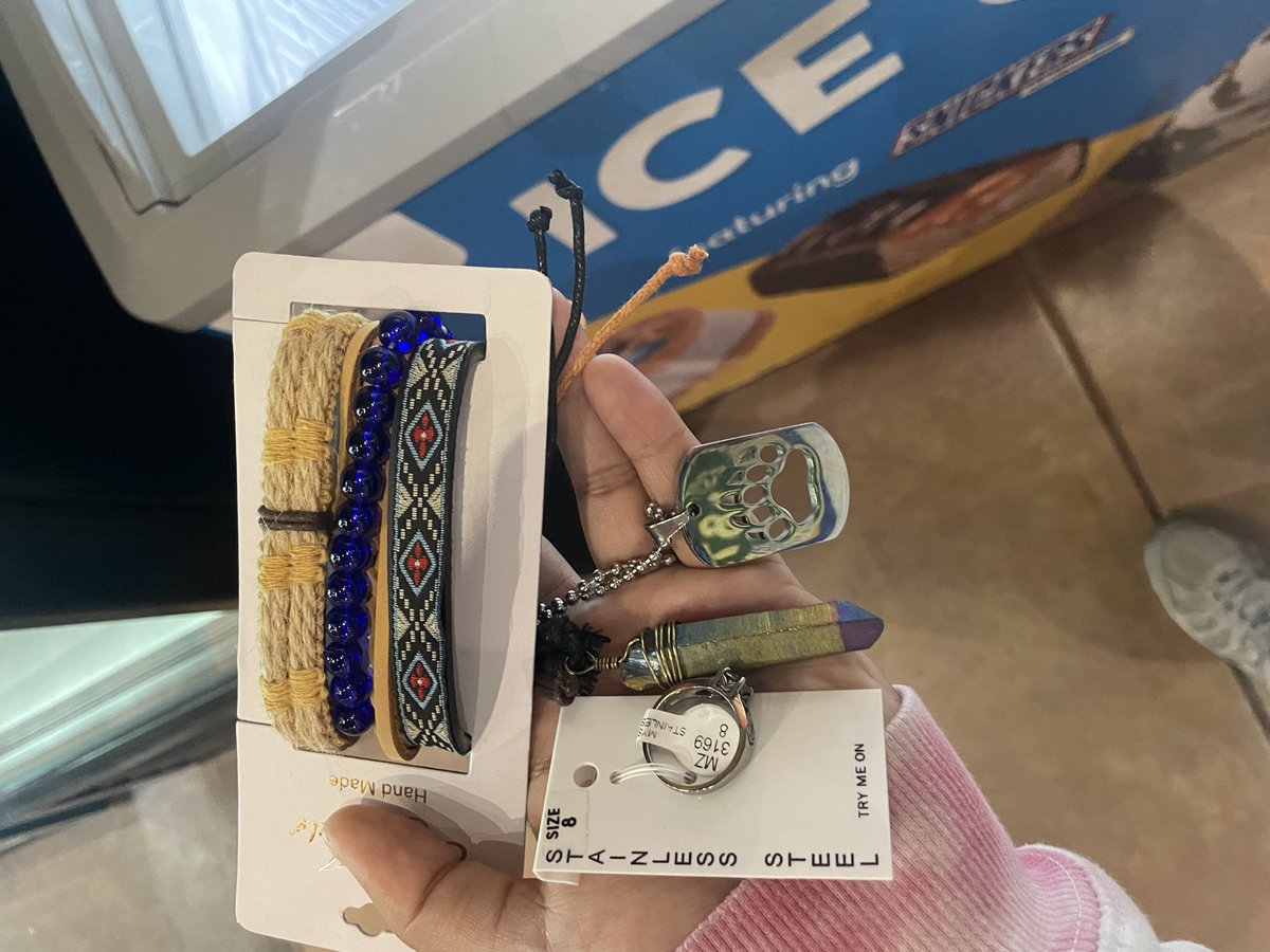 trash_cant_3's tweet photo. Shout out Tweek Tweak from #BACKSLIDE you would have loved the Yellowstone gift shops. https://t.co/NF9RSEwgrL