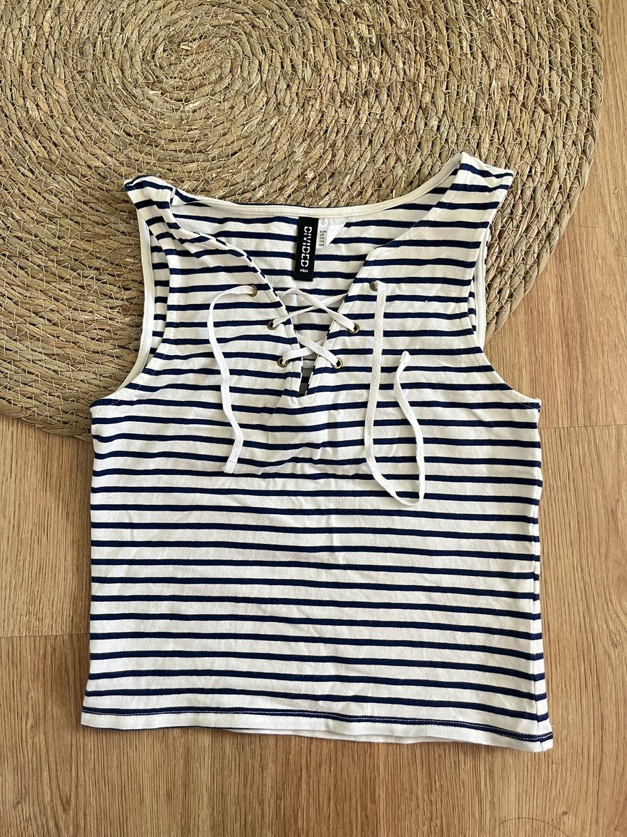 squid_023's tweet photo. H&amp;M  เสื้อครอปแขนกุด
size s อก 30-32 ยาว 14
55.-

#ส่งต่อเสื้อผ้า #ส่งต่อเสื้อผ้ามือสอง #ส่งต่อเสื้อผ้าสภาพดี #เสื้อผ้ามือสอง #โล๊ะตู้
#เสื้อผ้ามือ2 https://t.co/uDgW8GhXlN