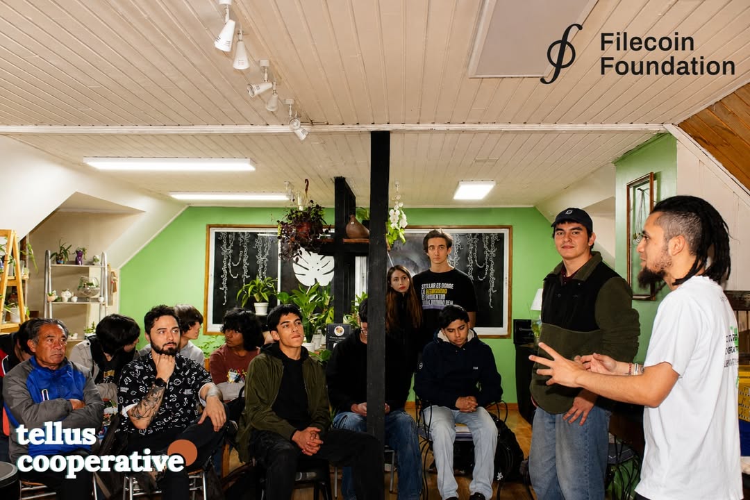 vivedetuarteNFT's tweet photo. Jornada histórica en Temuco🍕

Con un grupo de todas edades, pudimos ser participes del primer #GlobalPizzaParty de @Pizza_DAO en Temuco

Junto a @kl0ren pudimos explicar sobre #bitcoin y el porqué del Bitcoin Pizza Day.

Gracias a @TellusCoop por materializarlo IRL🇨🇱 https://t.co/BJ2y7xKHKr