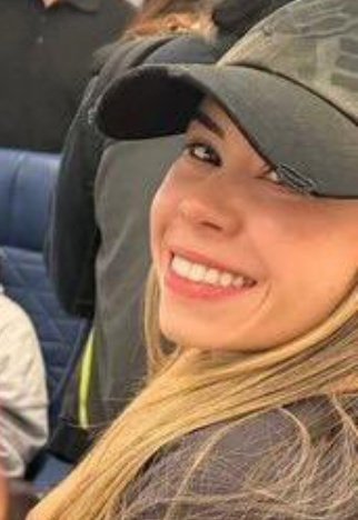 kmjkaus's tweet photo. Está hija de re mil putx le saco una foto a j.k, aquí la cara de una asquerosa que lo acosa y le saca fotos sin su consentimiento, son un asco de verdad, hasta cuando van a seguir con esto??

Cuentas que lo compartieron. Reporten y bloqueen. ⁉️⁉️⁉️

@/jeonparkreal  @/taekooyy https://t.co/2L1cpoGsXM