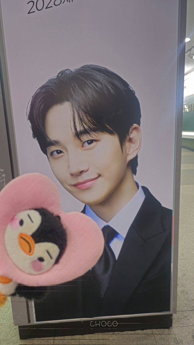 CHOCO_900125's tweet photo. 헤헤 부산시청 까득 이준호🫰

🐧 안녕하세요 👋
여러분의 상상과 저 이준호의 상상이
함께 디자인되는 도시, 부산에서 만나요!

#WDC #세계디자인수도부산 #DesignBusan
#준호 #이준호 #LEEJUNHO #李俊昊 #イジュノ https://t.co/scGfUArWLW