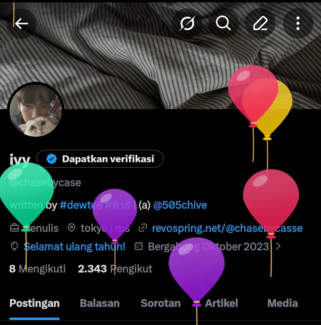 chasebycase's tweet photo. catch the balloon :D https://t.co/5rSRk35p3X