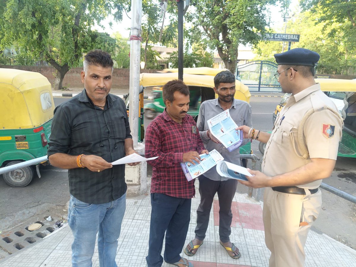 ChdCyberCell's tweet photo. A Cyber Awareness Drive was conducted at Sec-19  market area,  to educate citizens on common cyber threats and safe digitalñ practices. 

The outreach covered video-call extortion, KYC and banking frauds, malicious APKs, women’s online safety, and secure digital transactions. https://t.co/R6RVtlJ7FI