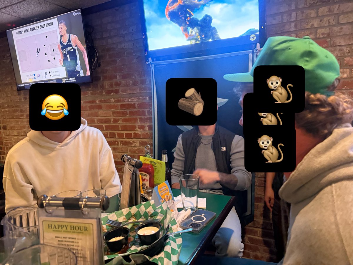 Hank tweet media