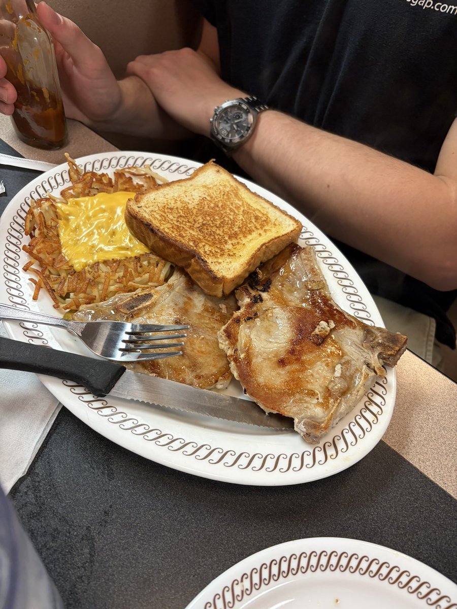 hhdento's tweet photo. waffle house pork chop…… https://t.co/eQGPQjbMdU