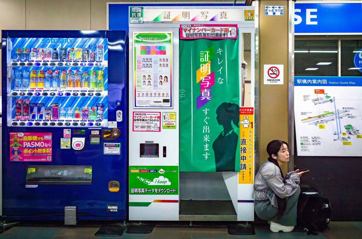 tokyotimes's tweet photo. Pictures of Tokyo photo booths. Full set of 15 images here: https://t.co/D3aCysnZyW https://t.co/sT1gLC1bdV