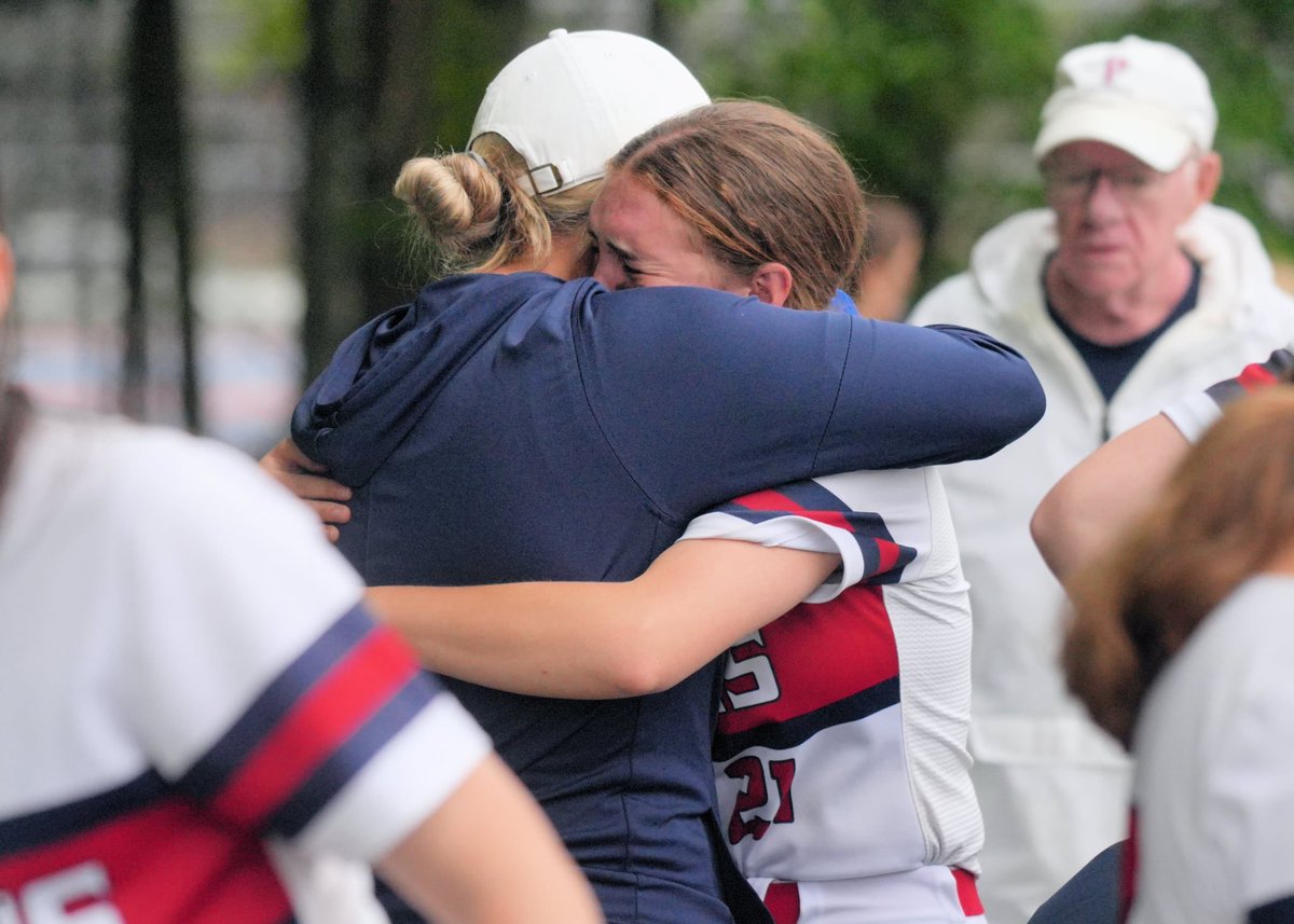 AndyillesPhotog's tweet photo. A heartbreaking end to an incredible season… Pembroke girls Softball was amazing!

Happy graduation to the seniors!!!

https://t.co/GOWscv86NX

@phtitans @titans_sball
@patriotleagueMA @sports_ledger https://t.co/U2fu32XhHg