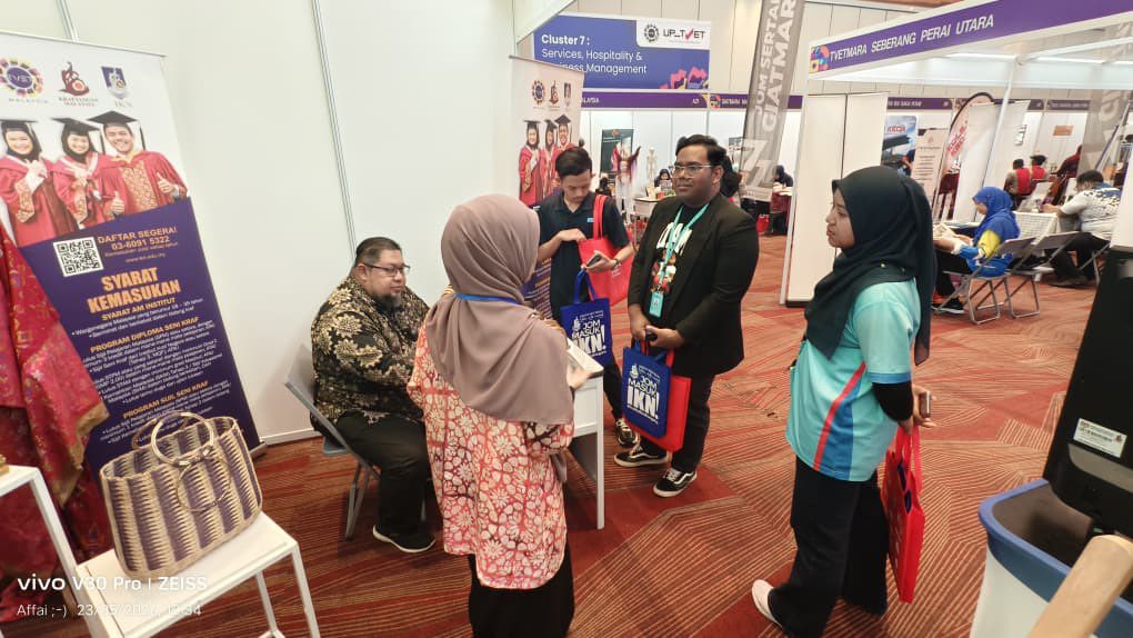 MyIkn's tweet photo. PAMERAN KORPORAT IKN SEMPENA STAR EDUCATION FAIR 2026

23 Mei 2026 

Pameran Korporat IKN sempena Star Education Fair 2026 pada 23 dan 24 Mei 2026 di Setia Spice Convention Centre (SSCC), 
Pulau Pinang

JOM MASUK IKN !

#institutkrafnegara
#IKN25tahun
#jommasukikn
#taatsetia https://t.co/hAUYHbzLmH