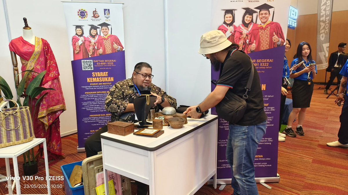 MyIkn's tweet photo. PAMERAN KORPORAT IKN SEMPENA STAR EDUCATION FAIR 2026

23 Mei 2026 

Pameran Korporat IKN sempena Star Education Fair 2026 pada 23 dan 24 Mei 2026 di Setia Spice Convention Centre (SSCC), 
Pulau Pinang

JOM MASUK IKN !

#institutkrafnegara
#IKN25tahun
#jommasukikn
#taatsetia https://t.co/hAUYHbzLmH