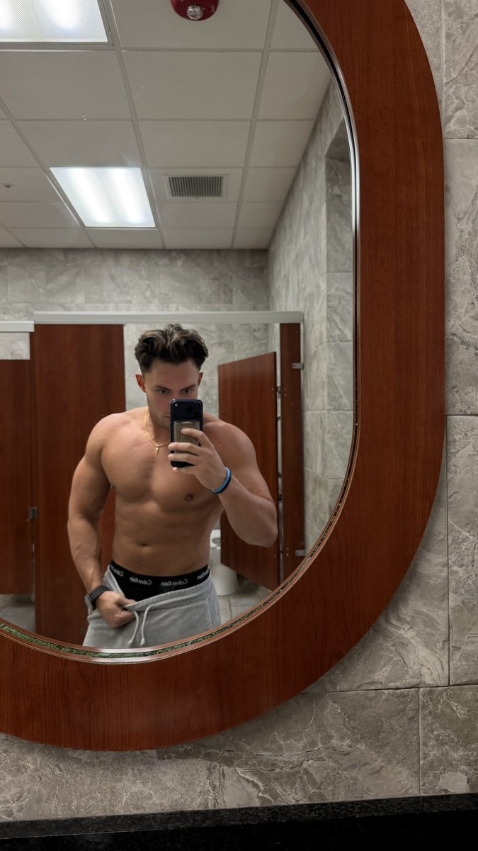 alpha king tweet media