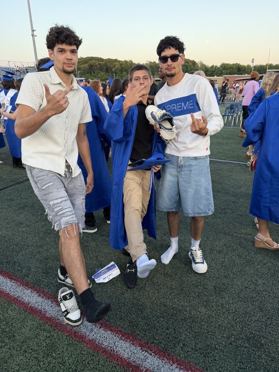 shadow1ofOne's tweet photo. @xero1of1 just graduated! I expect all you pathetic f@g’s to get in the DM📲

#findom #cashmaster #straightalpha #serveme #Malefindom #aplhamaster https://t.co/5Jl2OQCkPL