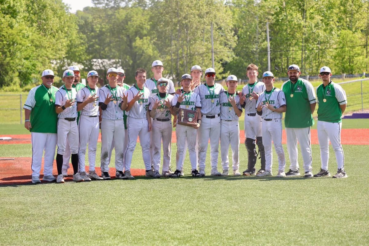 CoachDoyle2012's tweet photo. Back to Back District Champions:

Green 4

Trimble 3

Gabe Blevins with the win AND walk off hit! https://t.co/Zb4wvfqW5S