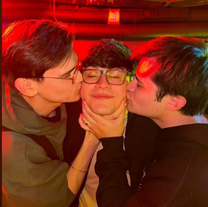 M96117Mol's tweet photo. q!Aldo is bringing so much quality lore by playing the manipulator villian. I just wish people could separate the cc from his character. Aldo is a sweetheart 🩷 girlypop, twice lover, respectful amazing friend who always defends them over anything💙 https://t.co/ejgzgmXBcF
