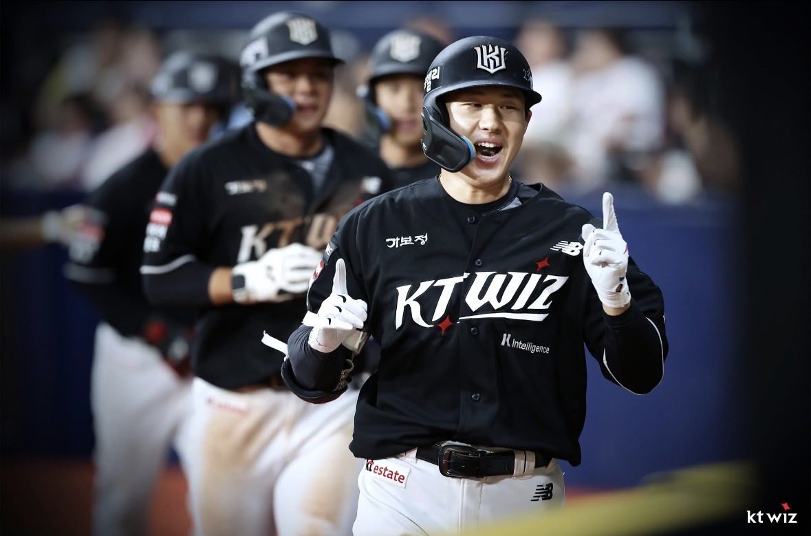 TheKnightCapper's tweet photo. FREE KBO BOMB PLAY 🇰🇷

WHO WANTS IN? ⭐️

29-7 LAST 36 KBO BOMB PLAYS 🔥👀

My 𝗕𝗼𝘁 will send to everyone who 𝗟𝗜𝗞𝗘𝗦 + 𝗥𝗘𝗣𝗟𝗜𝗘𝗦

 (must follow @TheKnightCapper)

LET ME HEAR YOU ⬇️ https://t.co/98rR0U0JCf