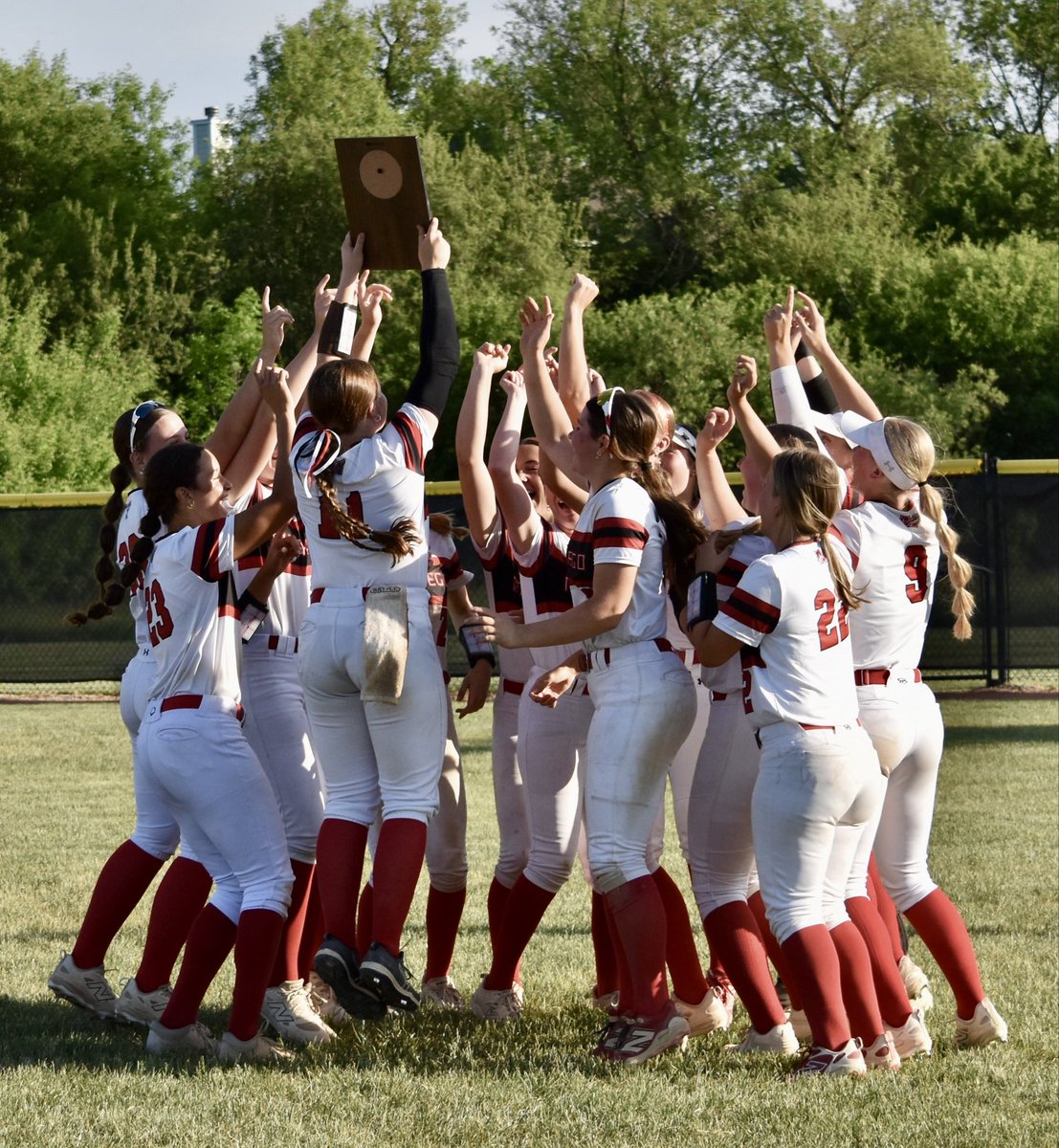 muskegosoftball's tweet photo. WIAA Regionals☑️🥎

#BetOnUs #GoWarriors https://t.co/LkwmO0Q4bj