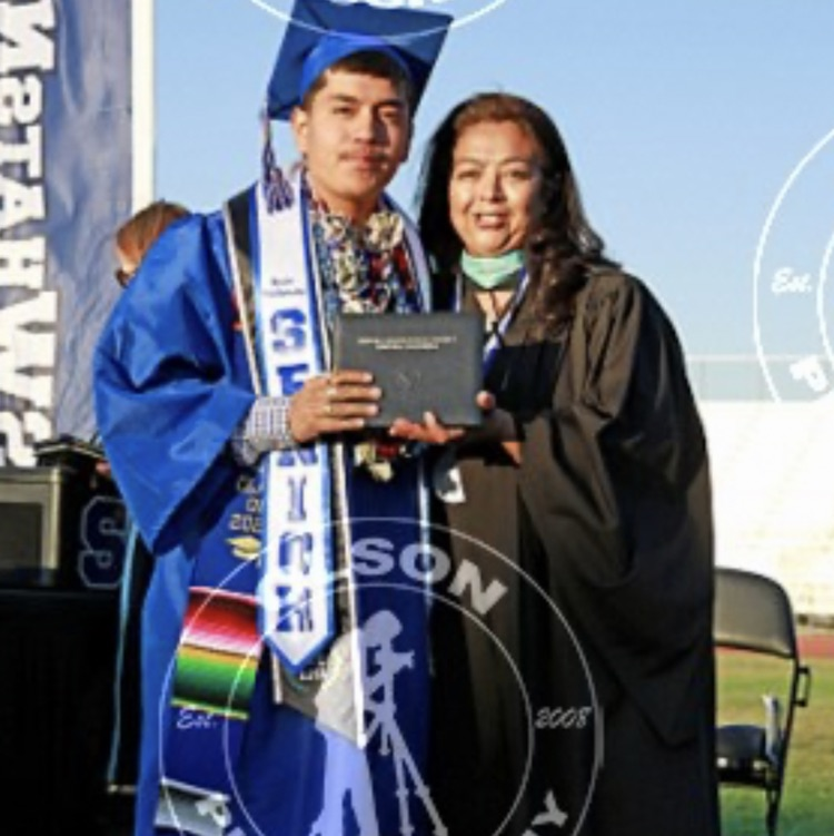 mojaveCoyotes's tweet photo. Our graduation pictures look great, and they are available at https://t.co/yHdLKFGaMa. https://t.co/gv002NgXVt