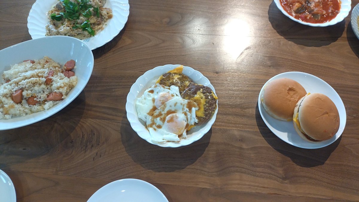 tenmorochan's tweet photo. ぶらばん。さんの収録に行かせてもらいました！料理対決でしたが植村さんとゆうちゃんさんと世界の料理手作り対決🔥まだ放送されてませんがロコテレってアプリでも見れますのでぜひ https://t.co/vNPK2VN7Y8