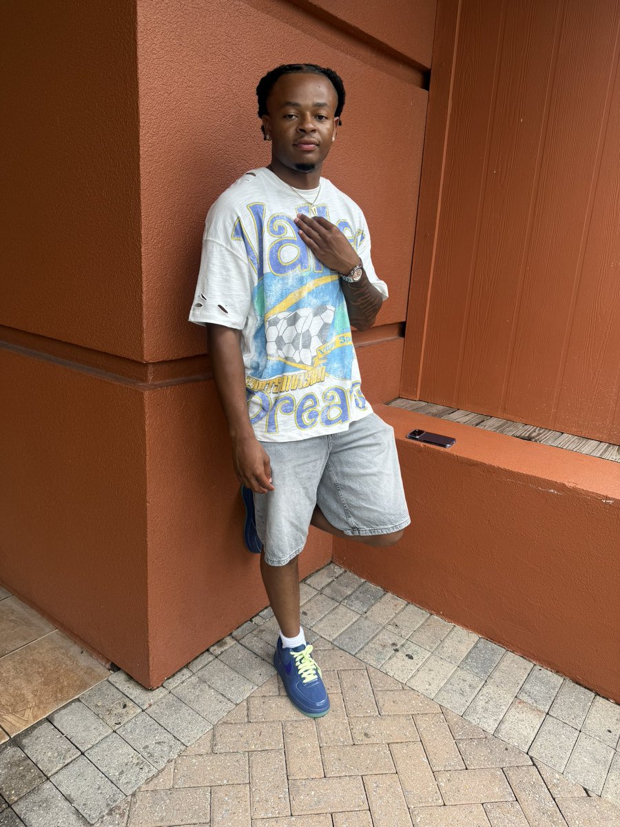 ShawnXVII's tweet photo. coolin’ https://t.co/1i7vbw9yKP