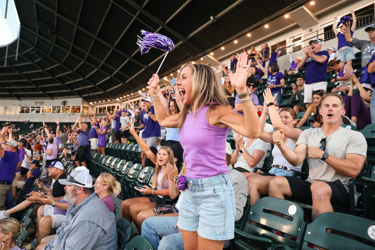 TarletonState's tweet photo. GAME WON!

Tarleton State Baseball has earned its first-ever NCAA Regional tournament victory 💜

#TarletonState #BleedPurple #RoadToOmaha https://t.co/H7UEKcEhS8