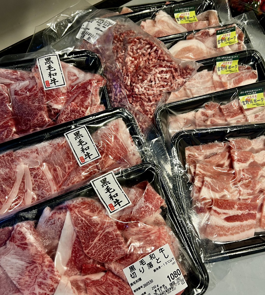 nyamre's tweet photo. 今日はニイチクさん
急いでたので私の定番セットをガーッと購入🥩
待ってる時は日差しが焦げそうでした☀️
今月もありがとうございます💕 https://t.co/NcHLLwxYQ1