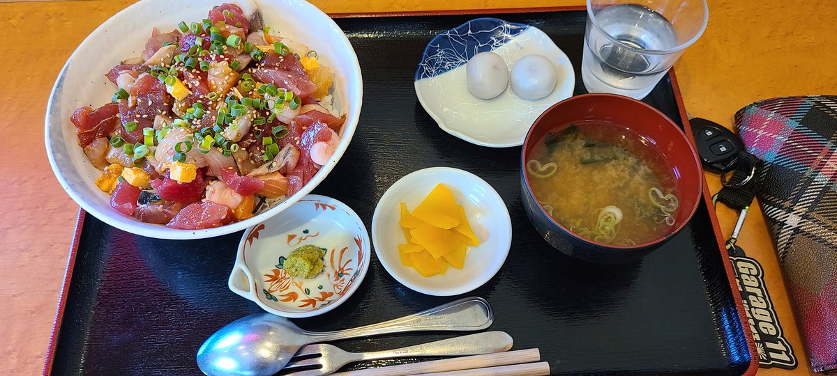 S13kitsune_com's tweet photo. ( ﾟДﾟ)ｳﾏｰ
初はじっこ丼 https://t.co/PbXzMtyIQz