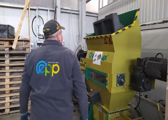 GreenMaxRecycle's tweet photo. This article compares hot melting and cold compaction for EPP recycling, and shows how GREENMAX Z-C and M-C series EPP foam recycling machine help reduce EPP waste volume and improve recycling efficiency.

MORE: https://t.co/ENC1tROiYK https://t.co/N38qrbBjKt