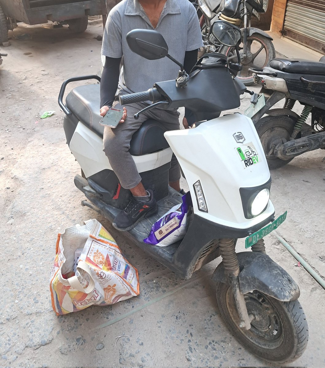 ajtshm's tweet photo. @ZeptoNow @zeptocares 
Pls help i have ordered but not received 3 water melon and 2 baby bottle gourd 
Order no. RIKSJDERB44773
No support in application https://t.co/jXpqNPgjkh