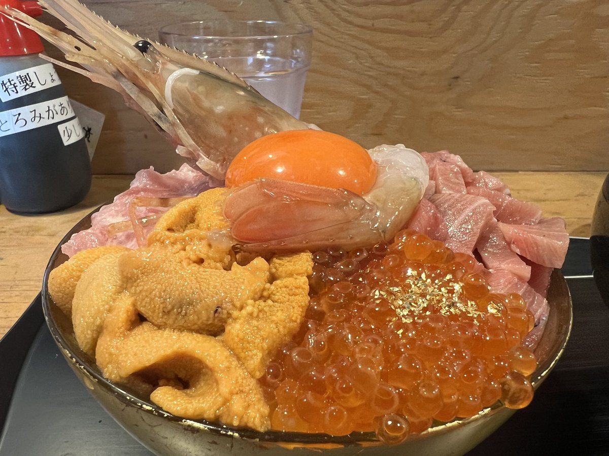 bknb0402's tweet photo. 昨日から北海道にきています
初エスコンしっかりうさほーでした！

しっかし飯が美味いこと…… https://t.co/tE2OZHx8VS