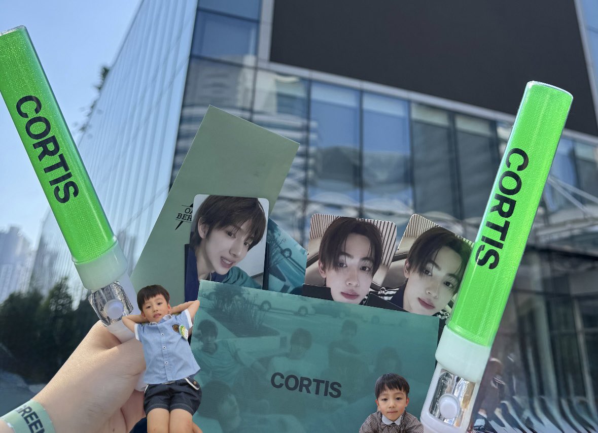 oonhdi's tweet photo. 활동이안끝나요 영원히... https://t.co/VU83pzibLp