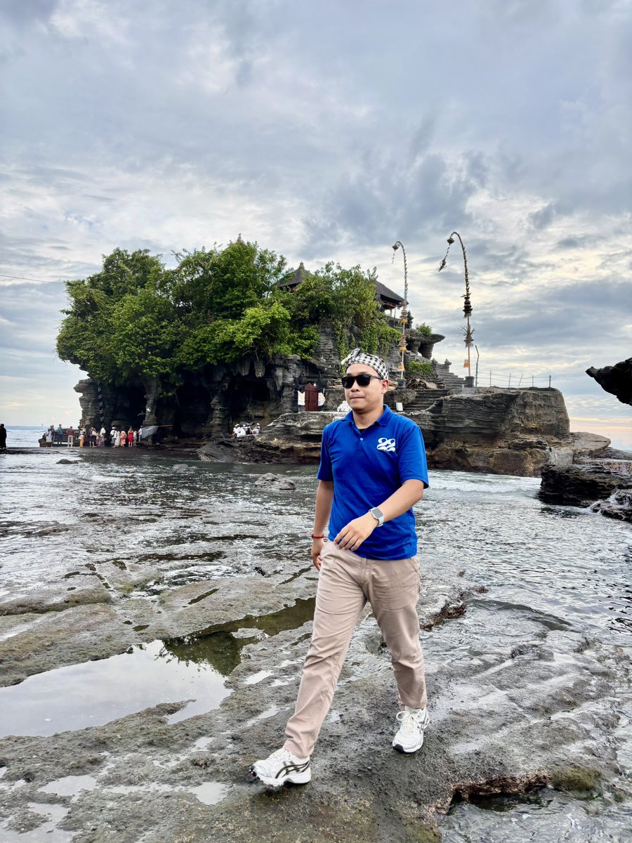 frankynightray's tweet photo. Bali sunsets never miss, Tanah Lot edition ✨ https://t.co/Zic3osRInL