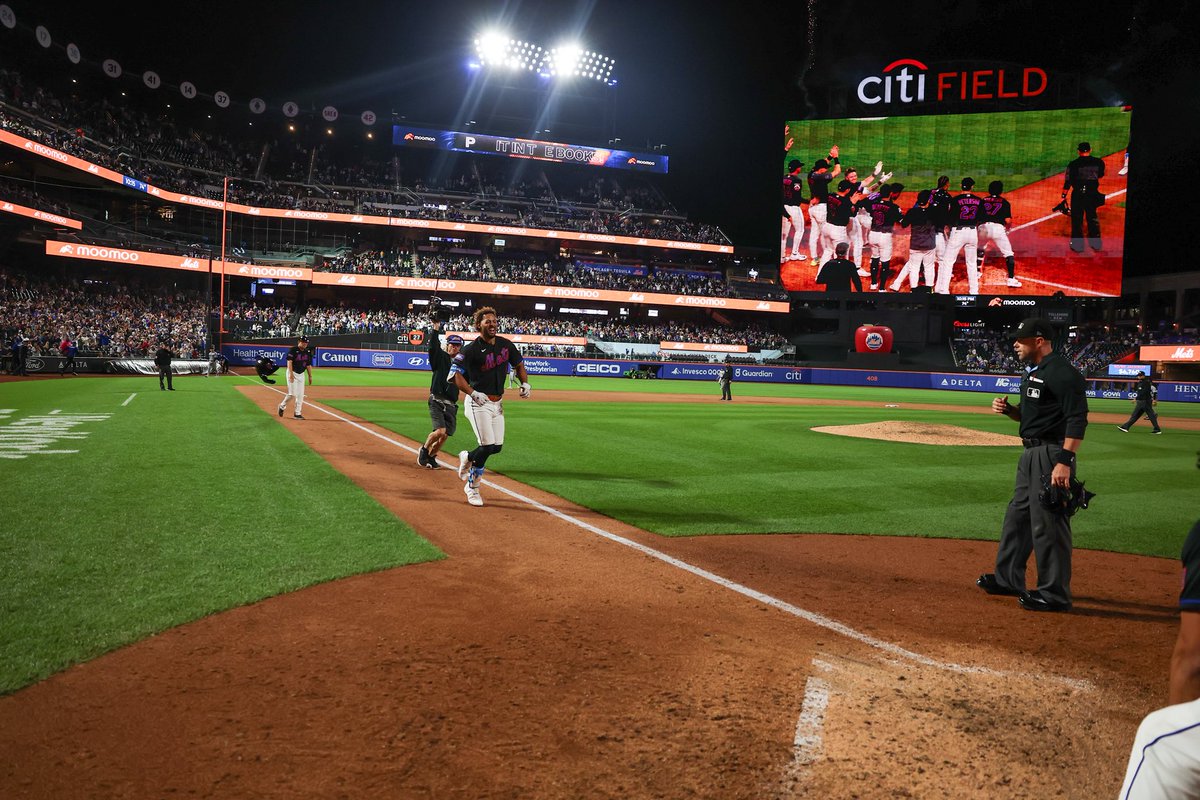 Mets's tweet photo. MJ typically delivers in the clutch 😏 https://t.co/qFsPQBIfFq