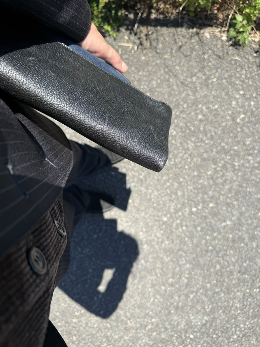 kidphantoom's tweet photo. 今日は幼なじみの結婚式。
先々週は後輩の結婚式。
何年かまえにもひと月に2回結婚式がある〜って騒いでたきがするなあ。

あのころとはいろんな環境がかわってるね。、 https://t.co/yVD6M1ksOz