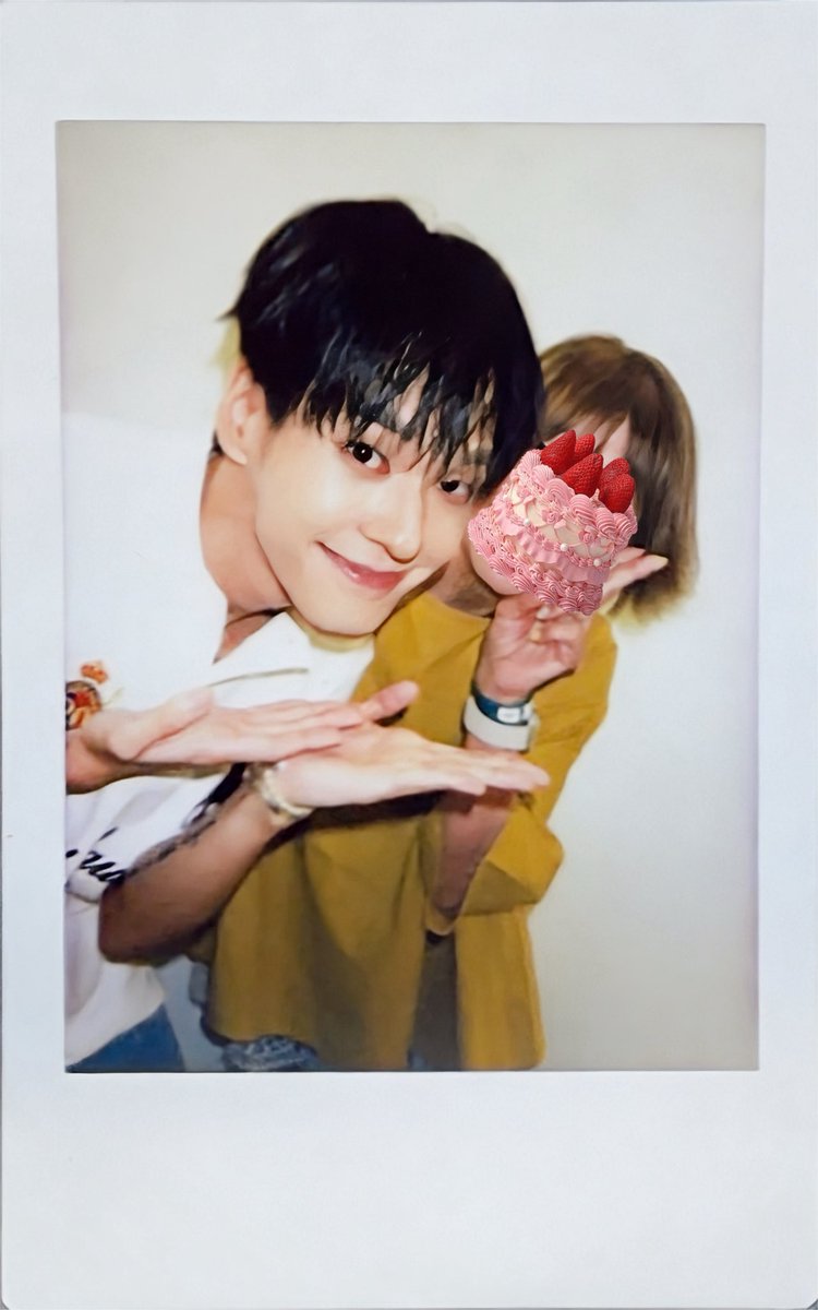 aloha_mariko's tweet photo. @helloglxxm 5/28/26
์
์ฌ ์์ผ ์ด๋ฒคํธ 1๋ถ
ํด๋ผ๋ก์ด๋ ๐ธ
#HappyUngjaeDay_2026
#HAPPY_HELLOGLOOM_DAY
#HappyHELLOGLOOM #HappyBirthday #HBD
#์
์ฌ #UNGJAE #ใฆใณใธใง #๋์
์ฌ #HELLOGLOOM #ํฌ๋ก๊ธ๋ฃธ https://t.co/cqjvKWXNR8