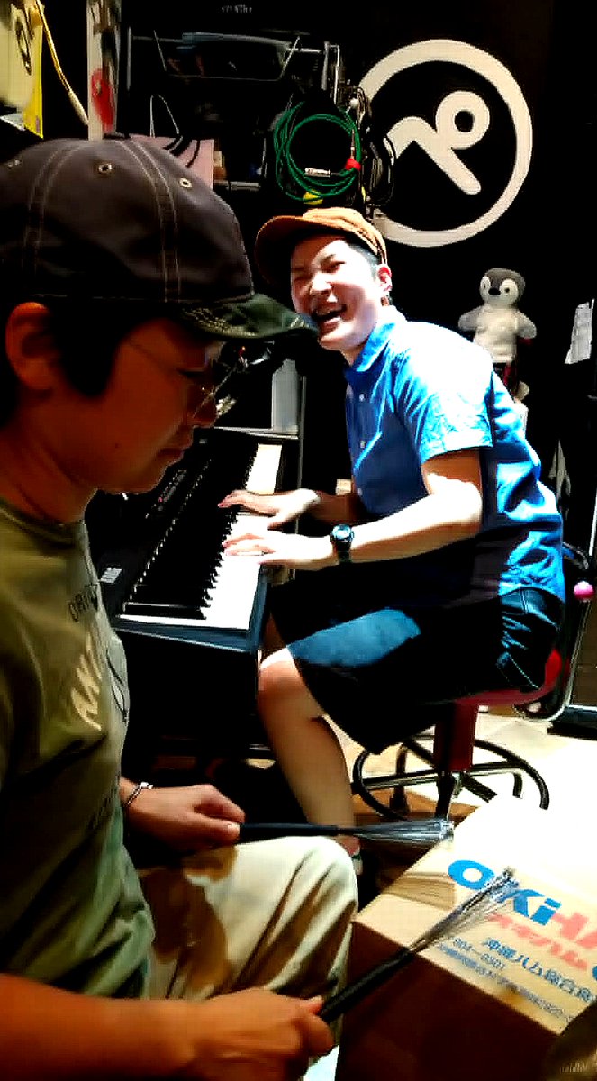 kf_1230's tweet photo. 5/29、大阪・阿倍野区「丸ぺ」さん。
一二三 礼 and すだっち、で、ワンマンライヴ。
ありがとうございました！ https://t.co/DsQMpIHW3F