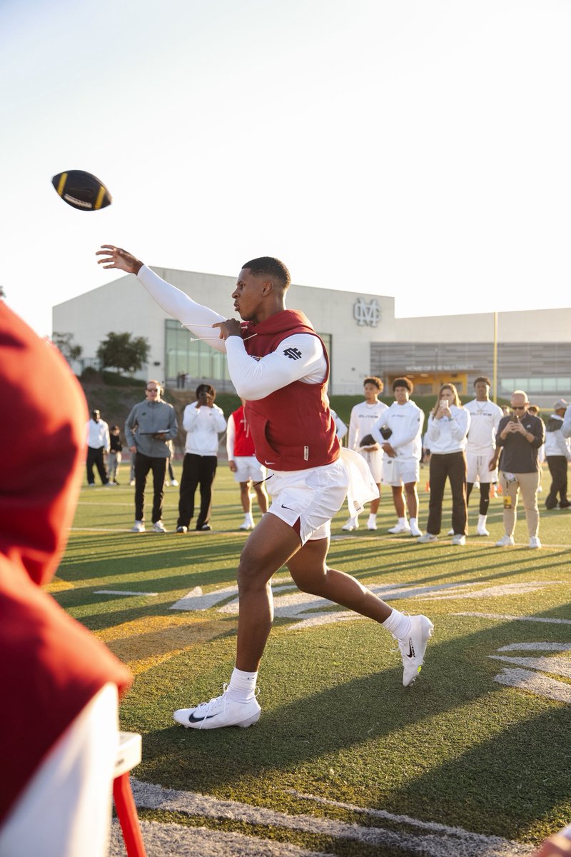 Elite11's tweet photo. Golden hour dimes 🎯

#Elite11 https://t.co/Llh76UKfkI