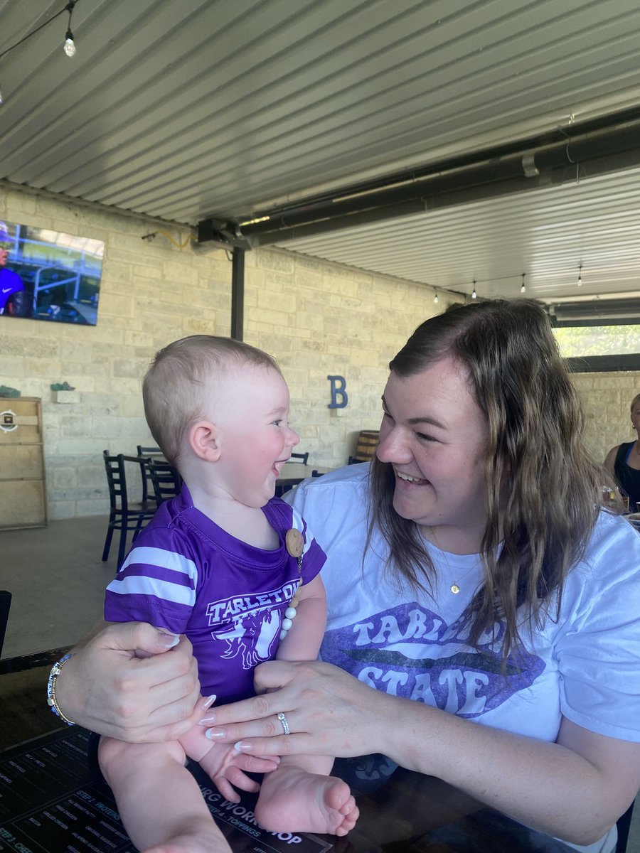 TGood18's tweet photo. Brooks and Ali's reactions to getting to getting a rematch between TSU and UT tomorrow! #heyyyyoscarp https://t.co/6UTnAA1dNK