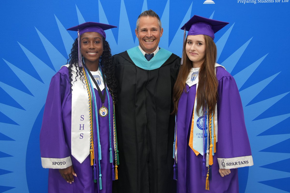 VanAyresHCPS's tweet photo. The energy and excitement of the Class of 2026 have been on full display throughout the past two days of our graduation ceremonies.

As graduates crossed the stage, you could feel their pride, enthusiasm, and determination. https://t.co/MbENfIiafO