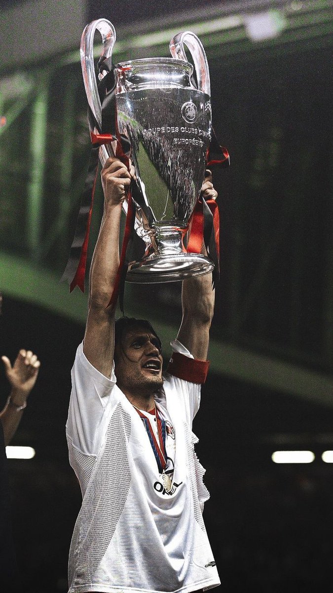 sepakbolatribun's tweet photo. Champions League engga pernah lepas dari seorang Paolo Maldini.

Sebuah simbol dari kompetisi termegah dibenua biru.

Sebuah thread.. https://t.co/P5NXJWU56A