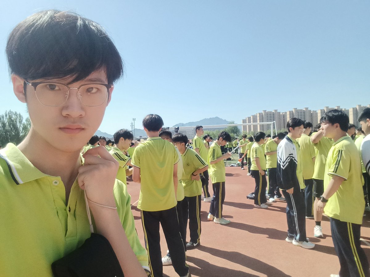 传奇出生乌鲁鲁（巡飞弹只飞别人浮木） tweet media