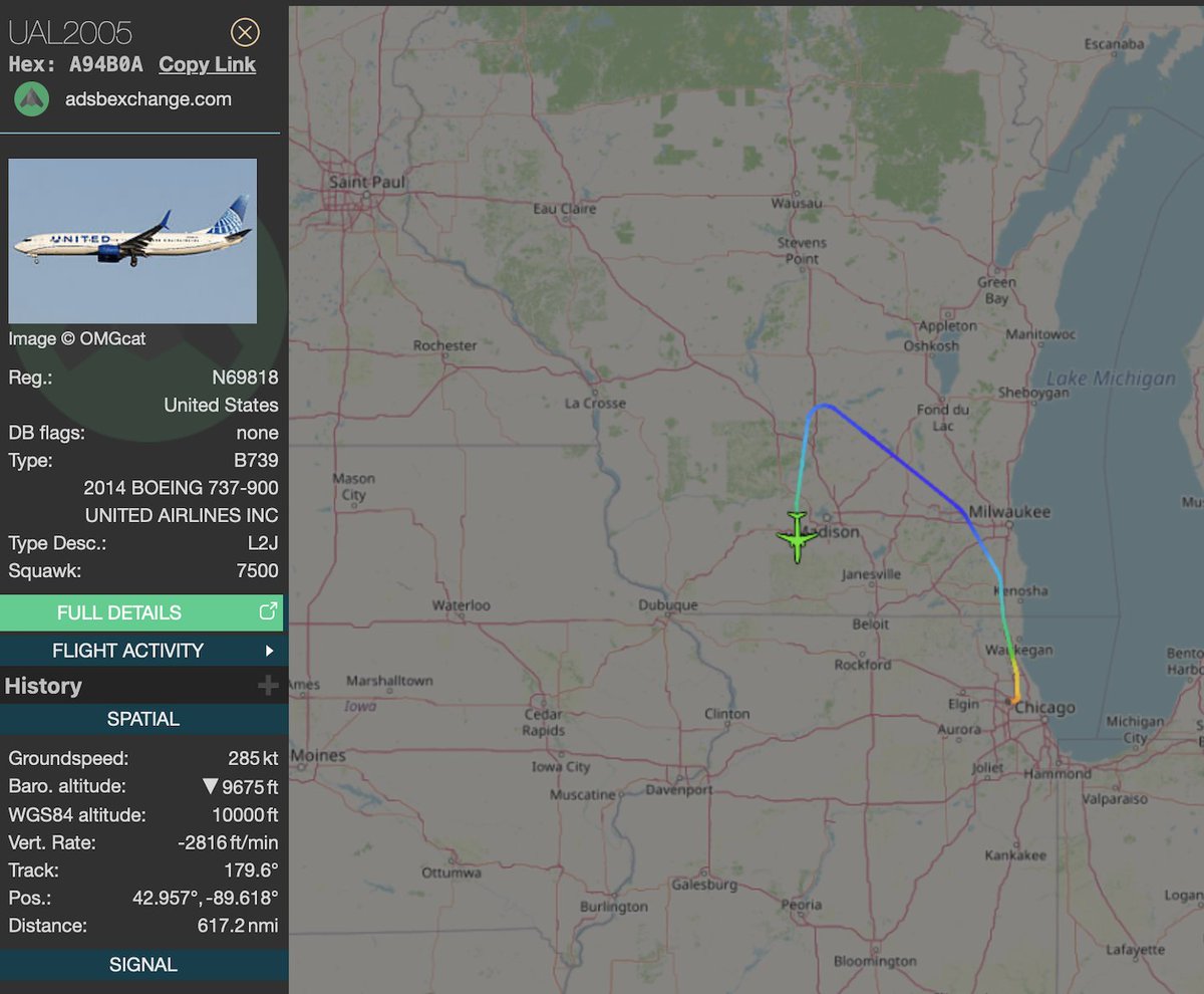 PenguinSix's tweet photo. There was just an attempted cockpit breach on United 2005 from Chicago to Minneapolis. The plane diverted to Madison and has landed safely, but all other United flights are being warned to stay vigilant. https://t.co/ejphTmKOcf