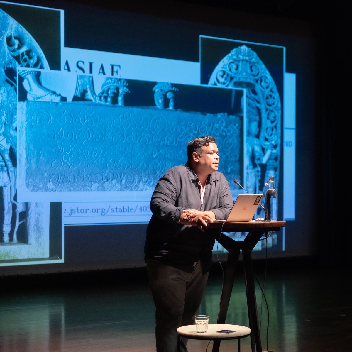 BlrLitFest's tweet photo. The Idol Thief: A Story of Art, Crime, and Homecoming | @poetryinstone talks about his book at #BLFDeadWrite, Bengaluru's first crime lit fest! 

🔗 Read more about the festival here: https://t.co/ULhrlwuukL https://t.co/Cuvgb0ZMNb