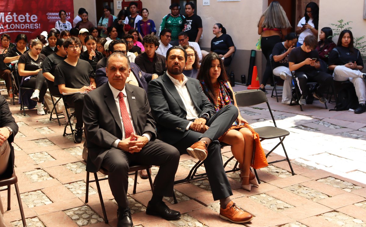 TEEQRO's tweet photo. Hoy, los Magistrados Daniel Estrada García y @MagdoRGutierrez , asistieron a la conferencia magistral “Límites a la intervención de los ayuntamientos en elecciones de representación indígena”, a cargo del Magistrado @OmarHdzEsquivel  , integrante de la @TEPJF_TOL https://t.co/GGKXFwPmGT